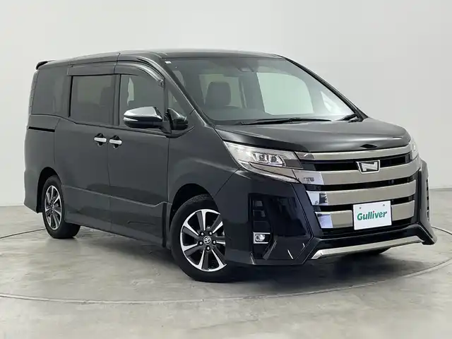 トヨタ ノア Si ダブルバイビーⅢ 群馬県 2020(令2)年 6.6万km ブラック 純正9型ナビ　純正12型後席モニター　バックカメラ　衝突被害軽減ブレーキ　クルーズコントロール　両側電動スライドドア　アイドリングストップ　ハーフレザーシート　LEDヘッドライト　スマートキー　禁煙車
