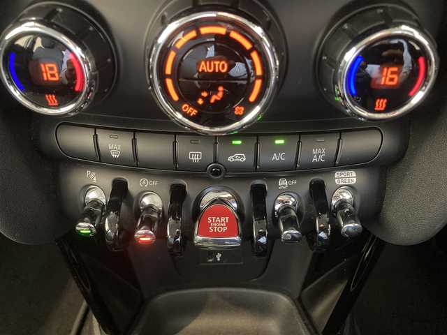 ＭＩＮＩ ミニ クーパー 熊本県 2021(令3)年 2.5万km ペッパー・ホワイト ・スマートキー/・プッシュスタート/・インテリジェントセーフティ/・PDC自動起動/・パーキングアシスト/・ハーフレザースポーツシート/・純正HDDナビ/　【Bluetooth・USB・MSV】/・バックカメラ/・ETC/・ドライブレコーダー(前方録画)/・LEDヘッドランプ/・UKテール/・純正マット