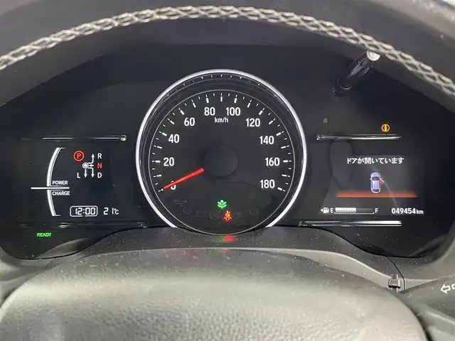ホンダ ヴェゼル ハイブリッド RS ホンダセンシング 大分県 2018(平30)年 5万km クリスタルブラックパール 社外SDナビ/（AM/FM/Bluetooth/フルセグTV/DVD）/バックカメラ/ホンダセンシング/アダクティブクルーズコントロール/レーンキープアシスト/ブレーキホールド/衝突軽減システム/カーテンエアバッグ/ハーフレザーシート/シートヒーター（D/N席）/パドルシフト/ステアリングスイッチ/LEDヘッドライト/オートライト/ビルトインETC/前後ドライブレコーダー/純正18インチアルミホイール/純正フロアマット/スマートキー