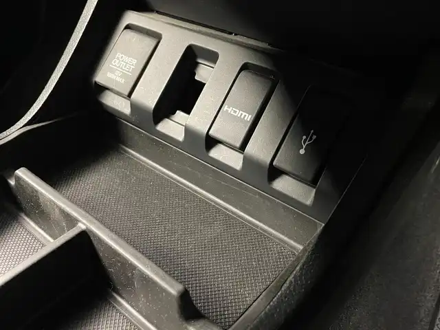 ホンダ ヴェゼル ハイブリッド RS ホンダセンシング 大阪府 2018(平30)年 5万km クリスタルブラックパール ホンダセンシング/　・衝突軽減ブレーキ/　・誤発進抑制機能/　・アダプティブクルーズコントロール/　・車線維持支援システム/社外メモリナビ/　　CD/DVD/BT/フルセグTV/バックカメラ/LEDオートライト/フォグランプ/合皮ハーフレザーシート/シートヒーター/純正18インチアルミホイール/パドルシフト/アイドリングストップ/スマートキー/ビルトインETC