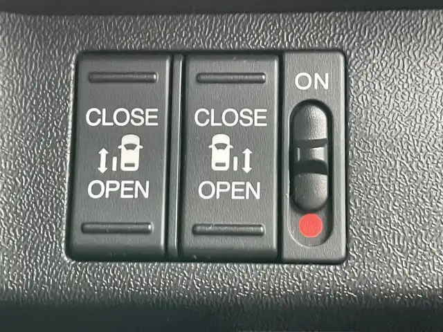 ホンダ ステップワゴン スパーダ ホンダセンシング 大阪府 2017(平29)年 4.9万km ホワイトオーキッドパール 純正ナビ　/   フルセグＴＶ/CD/DVD/Bluetooth　/バックモニター　/ホンダセンシング　/９インチ後席モニター　/両側パワースライドドア　/アイドリングストップ/パドルシフト/純正16インチアルミホイール/純正フロアマット（1列目）/Clazzioマット（2列目）　/プッシュスタート/スマートキー　/ビルトインＥＴＣ　/ＬＥＤ