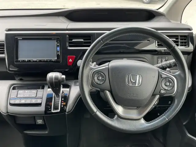 ホンダ ステップワゴン スパーダ ホンダセンシング 大阪府 2017(平29)年 4.9万km ホワイトオーキッドパール 純正ナビ　/   フルセグＴＶ/CD/DVD/Bluetooth　/バックモニター　/ホンダセンシング　/９インチ後席モニター　/両側パワースライドドア　/アイドリングストップ/パドルシフト/純正16インチアルミホイール/純正フロアマット（1列目）/Clazzioマット（2列目）　/プッシュスタート/スマートキー　/ビルトインＥＴＣ　/ＬＥＤ