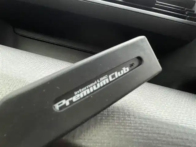 ホンダ ステップワゴン スパーダ ホンダセンシング 大阪府 2017(平29)年 4.9万km ホワイトオーキッドパール 純正ナビ　/   フルセグＴＶ/CD/DVD/Bluetooth　/バックモニター　/ホンダセンシング　/９インチ後席モニター　/両側パワースライドドア　/アイドリングストップ/パドルシフト/純正16インチアルミホイール/純正フロアマット（1列目）/Clazzioマット（2列目）　/プッシュスタート/スマートキー　/ビルトインＥＴＣ　/ＬＥＤ