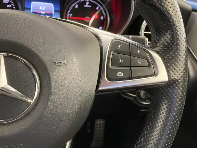 メルセデス・ベンツ ＧＬＣ２２０ d 4マチック クーペ スポーツ 熊本県 2019(平31)年 5.7万km ポーラホワイト ・スマートキー/・プッシュスタート/・アクティブブレーキアシスト/・ブラインドスポットモニター/・アテンションアシスト/・レーンキープアシスト/・インテリジェントライトシステムスト/・クルーズコントロール(追従式)/・ハーフレザーシート/・前席パワーシート/・全席シートヒーター/・純正HDDナビ/　【DVD・Bluetooth・USB・SD・MSV】/・フルセグTV/・全方位カメラ/・ETC/・ドライブレコーダー(前後録画)/・ヘッドアップディスプレイ/・パワーバックドア/・LEDヘッドランプ/・純正マット