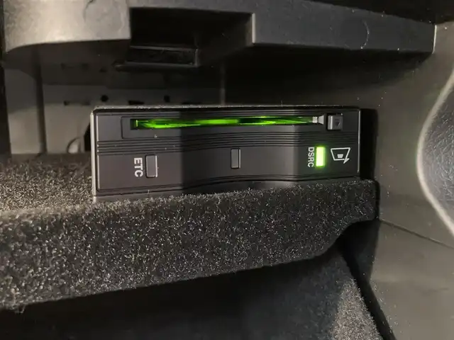 メルセデス・ベンツ ＧＬＣ２２０ d 4マチック クーペ スポーツ 熊本県 2019(平31)年 5.7万km ポーラホワイト ・スマートキー/・プッシュスタート/・アクティブブレーキアシスト/・ブラインドスポットモニター/・アテンションアシスト/・レーンキープアシスト/・インテリジェントライトシステムスト/・クルーズコントロール(追従式)/・ハーフレザーシート/・前席パワーシート/・全席シートヒーター/・純正HDDナビ/　【DVD・Bluetooth・USB・SD・MSV】/・フルセグTV/・全方位カメラ/・ETC/・ドライブレコーダー(前後録画)/・ヘッドアップディスプレイ/・パワーバックドア/・LEDヘッドランプ/・純正マット