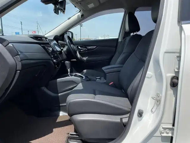 日産 エクストレイル 20Xi 鳥取県 2019(平31)年 2.8万km ブリリアントホワイトパール ４・Ｗ・Ｄ/社外ナビ/フルセグ/ＤＶＤ/ＣＤ/ＢＴ/ＵＳＢ/アラウンドビューモニター/前後ドライブレコーダー・ETC/エマージェンシーブレーキ/プロパイロット/インテリジェントルームミラー/パワーバックドア/合皮レザーシート/電動パーキングブレーキ/LEDヘッドライト/純正１８インチアルミホイール/プッシュエンジンスタート/アイドリングストップ/フロアマット・ドアバイザー