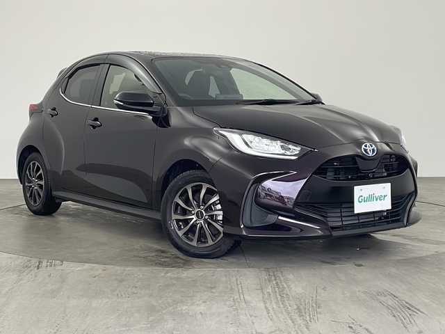 トヨタ ヤリス ハイブリッド Z 兵庫県 2020(令2)年 0.9万km ボルドーマイカメタリック ・純正8インチナビ＆TV＆USB＆BT＆Miracast/・シートヒーター/・トヨタセーフティセンス/・プリクラッシュセーフティ/・レーンディパーチャーアラート/・オートマチックハイビーム/・クリアランスソナー/・パノラミックビューモニター/・レーダークルーズコントロール/・ブラインドスポットモニター/・BALMINUM 15インチAW/・先行車発進告知機能/・車両接近通報装置/・本革巻きステアリング/・ビルトインETC/・プッシュスタート/・スマートキー/・ステアリングスイッチ/・カーテンエアバック