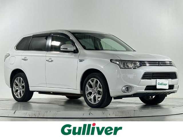 三菱 アウトランダー ＰＨＥＶ G ナビパッケージ 石川県 2013(平25)年 9.7万km シルキーホワイト 純正7型ナビ/FM/AM/Bluetooth/ワンセグTV/バックカメラ/クルコン(追従あり)/レーンチェンジアシスト/eAssist/ハーフレザーシート/パドルシフト/ステアリングスイッチ/スマートキー/スペアキー/プッシュスタート/ETC/純正フロアマット/純正18インチアルミホイール/オートライト/横滑り防止装置