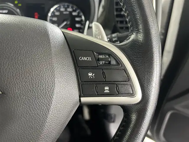 三菱 アウトランダー ＰＨＥＶ G ナビパッケージ 石川県 2013(平25)年 9.7万km シルキーホワイト 純正7型ナビ/FM/AM/Bluetooth/ワンセグTV/バックカメラ/クルコン(追従あり)/レーンチェンジアシスト/eAssist/ハーフレザーシート/パドルシフト/ステアリングスイッチ/スマートキー/スペアキー/プッシュスタート/ETC/純正フロアマット/純正18インチアルミホイール/オートライト/横滑り防止装置