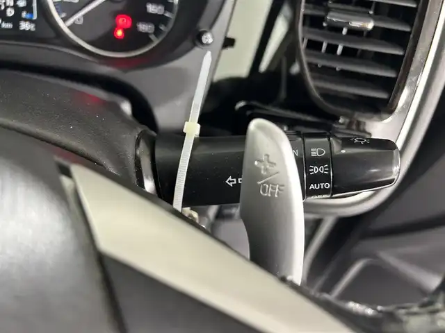 三菱 アウトランダー ＰＨＥＶ G ナビパッケージ 石川県 2013(平25)年 9.7万km シルキーホワイト 純正7型ナビ/FM/AM/Bluetooth/ワンセグTV/バックカメラ/クルコン(追従あり)/レーンチェンジアシスト/eAssist/ハーフレザーシート/パドルシフト/ステアリングスイッチ/スマートキー/スペアキー/プッシュスタート/ETC/純正フロアマット/純正18インチアルミホイール/オートライト/横滑り防止装置