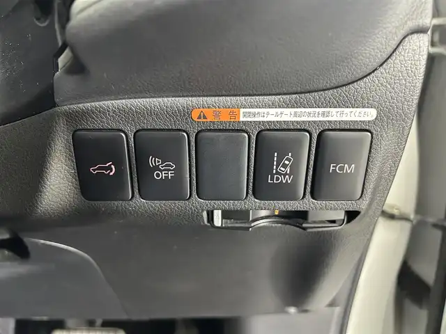 三菱 アウトランダー ＰＨＥＶ G ナビパッケージ 石川県 2013(平25)年 9.7万km シルキーホワイト 純正7型ナビ/FM/AM/Bluetooth/ワンセグTV/バックカメラ/クルコン(追従あり)/レーンチェンジアシスト/eAssist/ハーフレザーシート/パドルシフト/ステアリングスイッチ/スマートキー/スペアキー/プッシュスタート/ETC/純正フロアマット/純正18インチアルミホイール/オートライト/横滑り防止装置