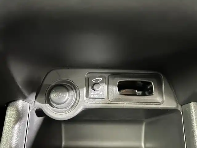 三菱 アウトランダー ＰＨＥＶ G ナビパッケージ 石川県 2013(平25)年 9.7万km シルキーホワイト 純正7型ナビ/FM/AM/Bluetooth/ワンセグTV/バックカメラ/クルコン(追従あり)/レーンチェンジアシスト/eAssist/ハーフレザーシート/パドルシフト/ステアリングスイッチ/スマートキー/スペアキー/プッシュスタート/ETC/純正フロアマット/純正18インチアルミホイール/オートライト/横滑り防止装置