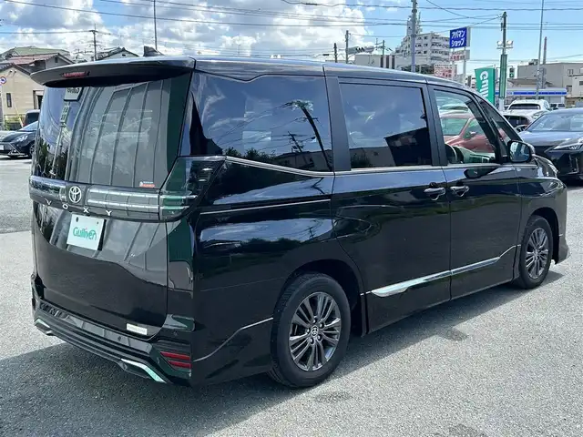 トヨタ ヴォクシー S－G 福岡県 2022(令4)年 1.4万km アティチュードブラックマイカ プッシュスタートボタン/スマートキー/クルーズコントロール/純正ナビ/Bluetoothオーディオ/USB接続/全方位カメラ/ETC2.0/前後ドライブレコーダー/純正フロアマット/純正アルミホイール/モデリスタエアロ/LEDヘッドライト/運転席・助手席シートヒーター