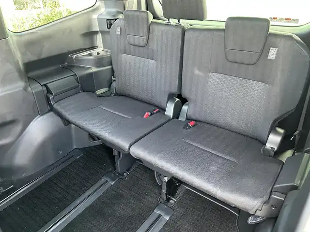 トヨタ ヴォクシー S－G 福岡県 2022(令4)年 1.4万km アティチュードブラックマイカ プッシュスタートボタン/スマートキー/クルーズコントロール/純正ナビ/Bluetoothオーディオ/USB接続/全方位カメラ/ETC2.0/前後ドライブレコーダー/純正フロアマット/純正アルミホイール/モデリスタエアロ/LEDヘッドライト/運転席・助手席シートヒーター