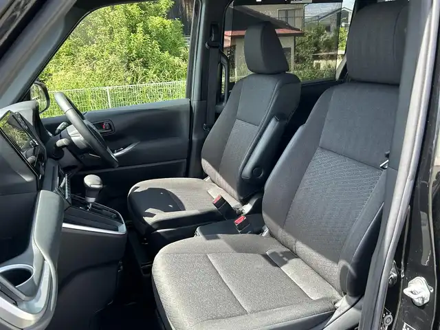 トヨタ ヴォクシー S－G 福岡県 2022(令4)年 1.4万km アティチュードブラックマイカ プッシュスタートボタン/スマートキー/クルーズコントロール/純正ナビ/Bluetoothオーディオ/USB接続/全方位カメラ/ETC2.0/前後ドライブレコーダー/純正フロアマット/純正アルミホイール/モデリスタエアロ/LEDヘッドライト/運転席・助手席シートヒーター