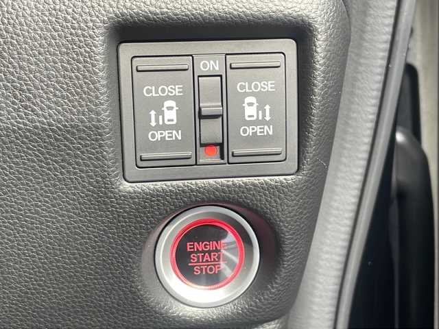 ホンダ Ｎ ＢＯＸ G L ターボ ホンダセンシング 熊本県 2019(平31)年 11万km クリスタルブラックパール (株)IDOMが運営する【じしゃロン熊本店】の自社ローン対象車両になります。こちらは現金ご利用時の価格です。/自社ローンご希望の方は別途その旨お申付け下さい。/純正ナビ（ＣＤ　ＤＶＤ　フルセグＴＶ　ＢＴ）　/バックカメラ　/ＥＴＣ　/両側パワースライドドア　/ホンダセンシング　/クルーズコントロール　/ドライブレコーダー　/レーンキープアシスト　/Ｗ＋サイドエアバッグ/カーテンエアバッグ