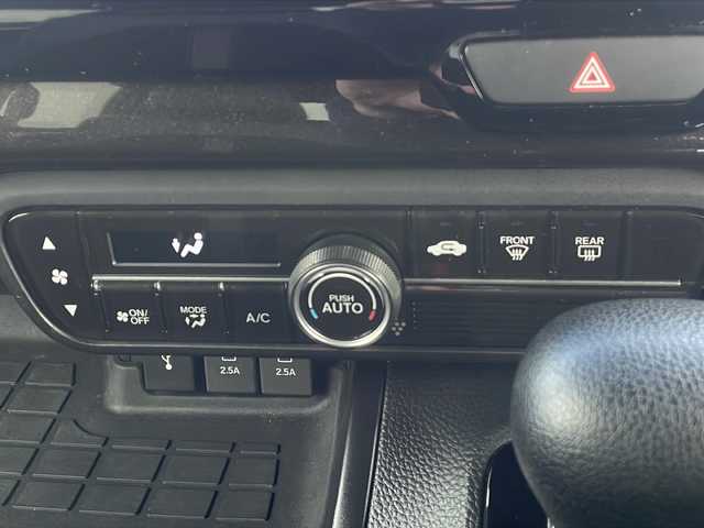 ホンダ Ｎ ＢＯＸ G L ターボ ホンダセンシング 熊本県 2019(平31)年 11万km クリスタルブラックパール (株)IDOMが運営する【じしゃロン熊本店】の自社ローン対象車両になります。こちらは現金ご利用時の価格です。/自社ローンご希望の方は別途その旨お申付け下さい。/純正ナビ（ＣＤ　ＤＶＤ　フルセグＴＶ　ＢＴ）　/バックカメラ　/ＥＴＣ　/両側パワースライドドア　/ホンダセンシング　/クルーズコントロール　/ドライブレコーダー　/レーンキープアシスト　/Ｗ＋サイドエアバッグ/カーテンエアバッグ