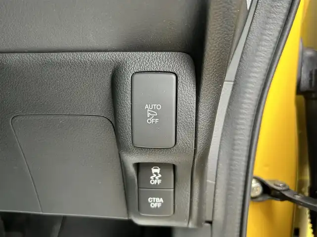 ホンダ Ｎ ＢＯＸ スラッシュ G Lインテリアカラーパッケージ 岡山県 2017(平29)年 3.7万km プレミアムイエローパールⅡ 純正ナビ（VXM-184VFI）　/（ワンセグＴＶ　ＣＤ　ＤＶＤ　Ｂｌｕｅｔｏｏｔｈ）　/バックカメラ　/ＥＴＣ　/スマートキー　/プッシュスタート/ＵＳＢ端子　/ドライブレコーダー前方　/レザーシート　/シティブレーキ　/オートエアコン　/ドアバイザー/キセノンヘッドライト/オートライト/純正フロアマット/保証書/記録簿
