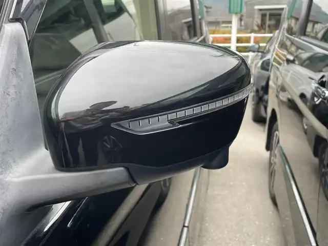 日産 セレナ ハイウェイスター Vセレクション 福岡県 2018(平30)年 6.7万km ダイヤモンドブラック 純正９型ＳＤナビ（フルセグTV/CD/DVD/BT）アラウンドビューモニターエマージェンシーブレーキコーナーセンサー両側パワスラドラレコETCUSBポート純正LEDライト純正フロアマット純正ホイール16インチスマートキープッシュスタート