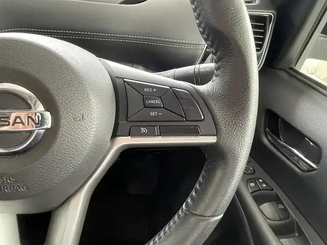 日産 セレナ ハイウェイスター Vセレクション 福岡県 2018(平30)年 6.7万km ダイヤモンドブラック 純正９型ＳＤナビ（フルセグTV/CD/DVD/BT）アラウンドビューモニターエマージェンシーブレーキコーナーセンサー両側パワスラドラレコETCUSBポート純正LEDライト純正フロアマット純正ホイール16インチスマートキープッシュスタート