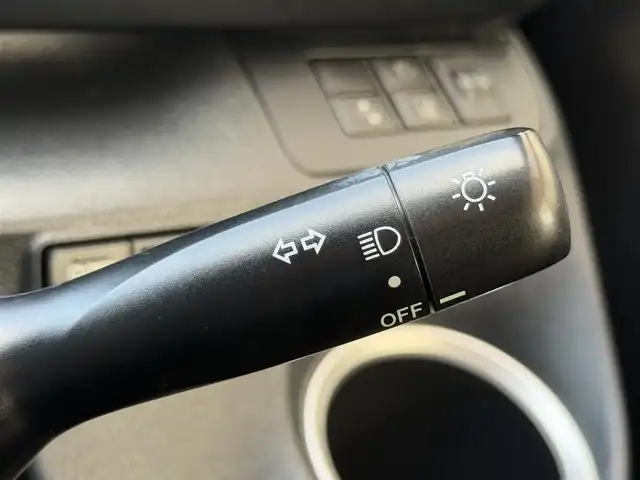 トヨタ シエンタ ハイブリッド G グランパー 兵庫県 2019(令1)年 7.5万km ベージュ 純正ナビ（NSZT-W68T)/(CD/BT/SD)/フルセグTV/ETC/バックカメラ/両側パワースライドドア/衝突軽減ブレーキ/クルーズコントロール/前方ドライブレコーダー/オートハイビーム/ヘッドライトレベライザー/ステアリングリモコン/電動格納ミラー/オートリトラミラー/ドアバイザー/社外フロアマット