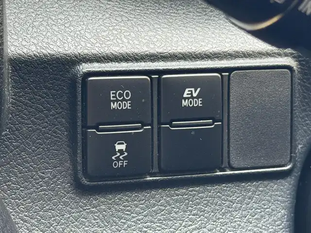 トヨタ シエンタ ハイブリッド G グランパー 兵庫県 2019(令1)年 7.5万km ベージュ 純正ナビ（NSZT-W68T)/(CD/BT/SD)/フルセグTV/ETC/バックカメラ/両側パワースライドドア/衝突軽減ブレーキ/クルーズコントロール/前方ドライブレコーダー/オートハイビーム/ヘッドライトレベライザー/ステアリングリモコン/電動格納ミラー/オートリトラミラー/ドアバイザー/社外フロアマット