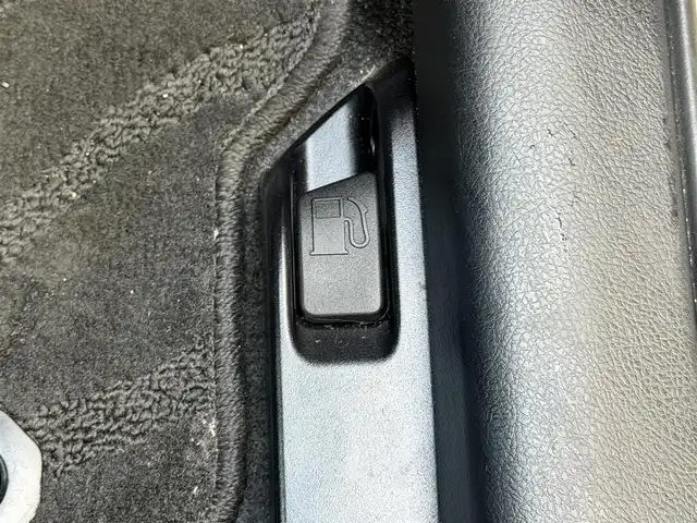 トヨタ シエンタ ハイブリッド G グランパー 兵庫県 2019(令1)年 7.5万km ベージュ 純正ナビ（NSZT-W68T)/(CD/BT/SD)/フルセグTV/ETC/バックカメラ/両側パワースライドドア/衝突軽減ブレーキ/クルーズコントロール/前方ドライブレコーダー/オートハイビーム/ヘッドライトレベライザー/ステアリングリモコン/電動格納ミラー/オートリトラミラー/ドアバイザー/社外フロアマット