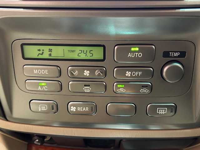 トヨタ ランドクルーザー VX－LTD 埼玉県 2006(平18)年 11.7万km ホワイトパールクリスタルシャイン メモリーナビ/ CD/DVD/BT/フルセグ/バックカメラ/18インチアルミホイール/クルーズコントロール/キーレス/ETC/禁煙車