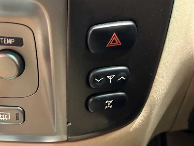 トヨタ ランドクルーザー VX－LTD 埼玉県 2006(平18)年 11.7万km ホワイトパールクリスタルシャイン メモリーナビ/ CD/DVD/BT/フルセグ/バックカメラ/18インチアルミホイール/クルーズコントロール/キーレス/ETC/禁煙車