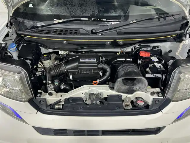 ホンダ Ｎ ＢＯＸ カスタム G ターボ Lパッケージ 佐賀県 2015(平27)年 6.3万km プレミアムホワイトパールⅡ 純正8インチナビ＜Bluetooth機能有＞/ターボ車/両側パワースライドドア/バックカメラ/あんしんパッケージ・シティブレーキアクティブシステム/（低速域衝突軽減ブレーキ＋誤発進抑制機能）/クルーズコントロール/パドルシフト/社外レーダー探知機/革巻きステアリング/ハーフレザーシート/HIDヘッドライト/フォグランプ/フロアマット