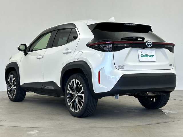トヨタ ヤリスクロス ハイブリッド Z 鹿児島県 2021(令3)年 3.7万km ホワイトパールクリスタルシャイン 純正ディスプレイオーディオ（ナビキット付き）/パノラミックビューモニター/Toyota Safety Sense/・プリクラッシュセーフティ/・レーントレーシングアシスト/・レーダークルーズコントロール/・アダプティブハイビームシステム/・ロードサインアシスト/・先行車発進告知機能/・インテリジェントクリアランスソナー/・ブラインドスポットモニター/・リヤクロストラフィックオートブレーキ/・車両接近通報装置/ETC/パワーバックドア/ステアリングリモコン/シートヒーター/パワーシート/ハーフレザーシート/LEDヘッドライト/スマートキー/禁煙車