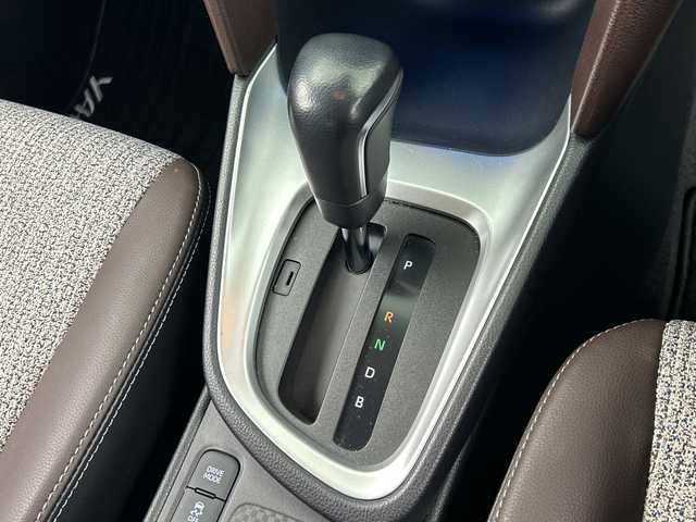 トヨタ ヤリスクロス ハイブリッド Z 鹿児島県 2021(令3)年 3.7万km ホワイトパールクリスタルシャイン 純正ディスプレイオーディオ（ナビキット付き）/パノラミックビューモニター/Toyota Safety Sense/・プリクラッシュセーフティ/・レーントレーシングアシスト/・レーダークルーズコントロール/・アダプティブハイビームシステム/・ロードサインアシスト/・先行車発進告知機能/・インテリジェントクリアランスソナー/・ブラインドスポットモニター/・リヤクロストラフィックオートブレーキ/・車両接近通報装置/ETC/パワーバックドア/ステアリングリモコン/シートヒーター/パワーシート/ハーフレザーシート/LEDヘッドライト/スマートキー/禁煙車