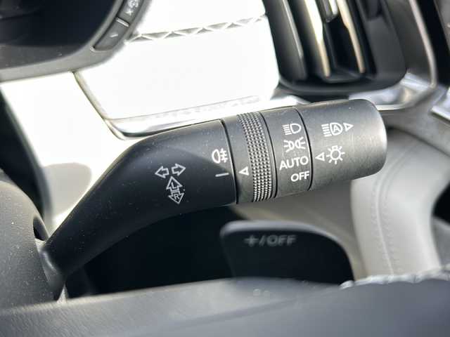 マツダ ＣＸ－６０ 鹿児島県 2023(令5)年 1.8万km ロジウムホワイトプレミアムメタリック クルーズコントロール/電動リアゲート（トランク）/ETC/オートライト/プッシュスタートボタン/フルセグ/純正ナビ/Bluetooth/パワーウィンドウ/レーンアシスト/パーキングアシスト/全方位バックカメラ