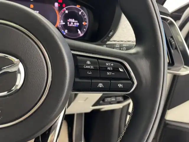 マツダ ＣＸ－６０ XD HV プレミアムモダン 鹿児島県 2023(令5)年 1.7万km ロジウムホワイトプレミアムメタリック 4WD/パノラマサンルーフ/12.3インチディスプレイナビ/ ApplecaPlay/AndoroidAuto/USB-C/AC150W電源/BOSEサウンド12スピーカー/360°ビューモニター/スマートブレーキサポート/誤発進抑制機能/車線逸脱警報/ブラインドスポットモニター/レーンキープアシスト/緊急時車線維持支援機能/レーダークルーズコントロール/アクティブドライビングディスプレイ/シートヒーター/エアシート/LEDオートヘッドライト/ETC