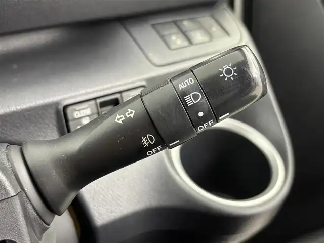 トヨタ シエンタ G クエロ 埼玉県 2018(平30)年 7.5万km ホワイトパールクリスタルシャイン 純正ナビ　/両側パワースライドドア　/(フルセグ/AM/FM/Bluetooth)　/ビルトインＥＴＣ２．０　/前方ドライブレコーダー　/レーンディパーチャーアラート　/パーキングサポートブレーキ　/クリアランスソナー　/先行車発進告知