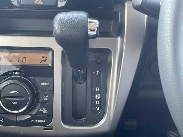 スズキ ハスラー Jスタイル Ⅲ ターボ 熊本県 2018(平30)年 7.2万km アーバンブラウンパールメタリック/スチールシルバー2トーン 純正ナビ/・AM/FM/CD/DVD/SD/USB/iPod/BT/・フルセグTV/全周囲カメラ/・バック/横滑り防止機能/衝突被害軽減システム/レーンキープアシスト/革巻きステアリング/・ステアリングリモコン/・パドルシフト/ハーフレザーシート/・D/N席シートヒーター/電動格納ミラー/・ウィンカーミラー/ETC/オートライト/・HIDライト/・フォグランプ/ルーフレール/純正ドアバイザー/純正フロアマット/純正アルミホイール/スマートキー