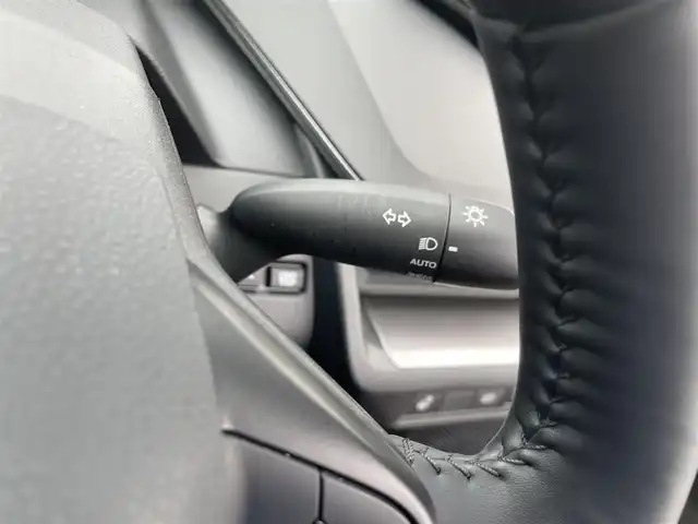 トヨタ プリウス U 富山県 2023(令5)年 1.7万km グレー 純正ディスプレイオーディオ／/フルセグＴＶ／/パノラミックビューモニター／/前後ドライブレコーダー／/ビルトインＥＴＣ２．０／/ＡＣ１００Ｖ電源／/レーダークルーズコントロール／/レーンキープアシスト／/オートマチックハイビーム/緊急操舵支援//ブラインドスポットモニター/