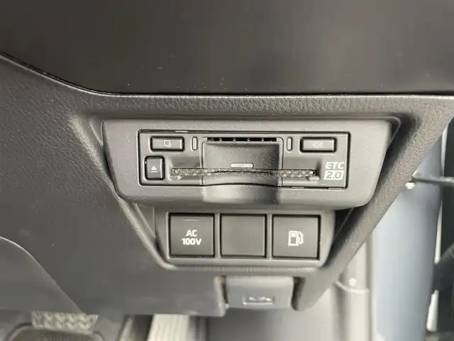 トヨタ プリウス U 富山県 2023(令5)年 1.7万km グレー 純正ディスプレイオーディオ／/フルセグＴＶ／/パノラミックビューモニター／/前後ドライブレコーダー／/ビルトインＥＴＣ２．０／/ＡＣ１００Ｖ電源／/レーダークルーズコントロール／/レーンキープアシスト／/オートマチックハイビーム/緊急操舵支援//ブラインドスポットモニター/