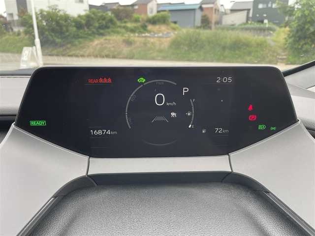 トヨタ プリウス U 岐阜県 2023(令5)年 1.7万km グレー 純正ディスプレイオーディオ/Bluetooth/フルセグＴＶ/パノラミックビューモニター/前後ドライブレコーダー/ビルトインＥＴＣ２．０/ＡＣ１００Ｖ電源/レーダークルーズコントロール/レーンキープアシスト/オートマチックハイビーム/緊急操舵支援/ブラインドスポットモニター/保証書/取扱説明書/スペアキー