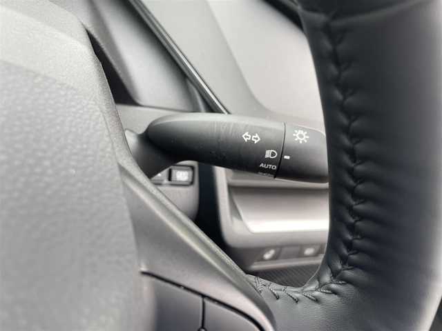 トヨタ プリウス U 岐阜県 2023(令5)年 1.7万km グレー 純正ディスプレイオーディオ/Bluetooth/フルセグＴＶ/パノラミックビューモニター/前後ドライブレコーダー/ビルトインＥＴＣ２．０/ＡＣ１００Ｖ電源/レーダークルーズコントロール/レーンキープアシスト/オートマチックハイビーム/緊急操舵支援/ブラインドスポットモニター/保証書/取扱説明書/スペアキー