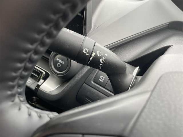 トヨタ プリウス U 岐阜県 2023(令5)年 1.7万km グレー 純正ディスプレイオーディオ/Bluetooth/フルセグＴＶ/パノラミックビューモニター/前後ドライブレコーダー/ビルトインＥＴＣ２．０/ＡＣ１００Ｖ電源/レーダークルーズコントロール/レーンキープアシスト/オートマチックハイビーム/緊急操舵支援/ブラインドスポットモニター/保証書/取扱説明書/スペアキー