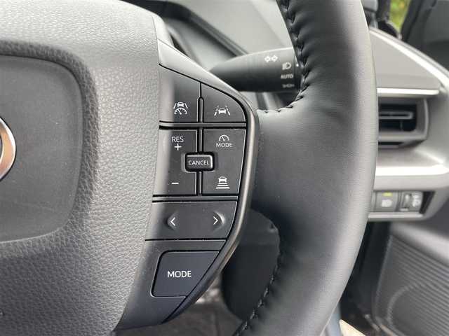 トヨタ プリウス U 岐阜県 2023(令5)年 1.7万km グレー 純正ディスプレイオーディオ/Bluetooth/フルセグＴＶ/パノラミックビューモニター/前後ドライブレコーダー/ビルトインＥＴＣ２．０/ＡＣ１００Ｖ電源/レーダークルーズコントロール/レーンキープアシスト/オートマチックハイビーム/緊急操舵支援/ブラインドスポットモニター/保証書/取扱説明書/スペアキー