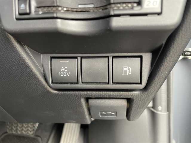 トヨタ プリウス U 岐阜県 2023(令5)年 1.7万km グレー 純正ディスプレイオーディオ/Bluetooth/フルセグＴＶ/パノラミックビューモニター/前後ドライブレコーダー/ビルトインＥＴＣ２．０/ＡＣ１００Ｖ電源/レーダークルーズコントロール/レーンキープアシスト/オートマチックハイビーム/緊急操舵支援/ブラインドスポットモニター/保証書/取扱説明書/スペアキー