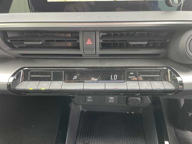 トヨタ プリウス U 岐阜県 2023(令5)年 1.7万km グレー 純正ディスプレイオーディオ/Bluetooth/フルセグＴＶ/パノラミックビューモニター/前後ドライブレコーダー/ビルトインＥＴＣ２．０/ＡＣ１００Ｖ電源/レーダークルーズコントロール/レーンキープアシスト/オートマチックハイビーム/緊急操舵支援/ブラインドスポットモニター/保証書/取扱説明書/スペアキー