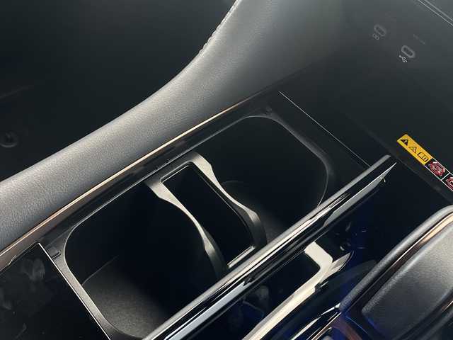 トヨタ ヴェルファイア Z プレミア 長野県 2025(令7)年 0.1千km ガンＭ ・純正12.3インチメーカーオプションナビゲーション/AM FM Bluetooth/・全方位カメラ/・ビルトインETC2.0/・ツインムーンルーフ/・プリクラッシュセーフティ/・オートマチックハイビーム/・レーンキープアシスト/・レーダークルーズコントロール/・ブラインドスポットモニター/・両側パワースライドドア/・ヘッドアップディスプレイ/・トヨタチームメイト/・ユニバーサルステップ/・シートヒーター(D/N)/・エアーシート(D/N)/・パワーシート(D/N)/・パドルシフト/・ステアリングヒーター/・ステアリングリモコン/・運転席メモリーシート/・LEDヘッドライト/・オートライト/・フォグライト