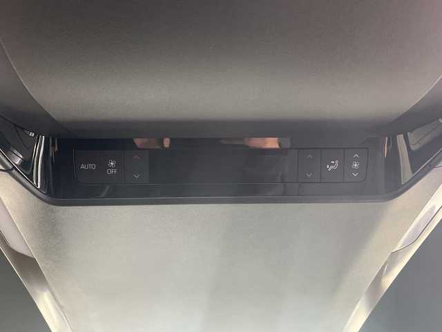 トヨタ ヴェルファイア Z プレミア 長野県 2025(令7)年 0.1千km ガンＭ ・純正12.3インチメーカーオプションナビゲーション/AM FM Bluetooth/・全方位カメラ/・ビルトインETC2.0/・ツインムーンルーフ/・プリクラッシュセーフティ/・オートマチックハイビーム/・レーンキープアシスト/・レーダークルーズコントロール/・ブラインドスポットモニター/・両側パワースライドドア/・ヘッドアップディスプレイ/・トヨタチームメイト/・ユニバーサルステップ/・シートヒーター(D/N)/・エアーシート(D/N)/・パワーシート(D/N)/・パドルシフト/・ステアリングヒーター/・ステアリングリモコン/・運転席メモリーシート/・LEDヘッドライト/・オートライト/・フォグライト