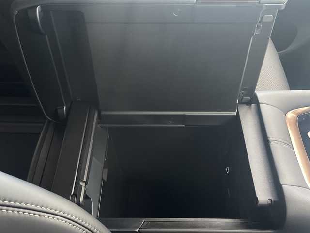 トヨタ ヴェルファイア Z プレミア 長野県 2025(令7)年 0.1千km ガンＭ ・純正12.3インチメーカーオプションナビゲーション/AM FM Bluetooth/・全方位カメラ/・ビルトインETC2.0/・ツインムーンルーフ/・プリクラッシュセーフティ/・オートマチックハイビーム/・レーンキープアシスト/・レーダークルーズコントロール/・ブラインドスポットモニター/・両側パワースライドドア/・ヘッドアップディスプレイ/・トヨタチームメイト/・ユニバーサルステップ/・シートヒーター(D/N)/・エアーシート(D/N)/・パワーシート(D/N)/・パドルシフト/・ステアリングヒーター/・ステアリングリモコン/・運転席メモリーシート/・LEDヘッドライト/・オートライト/・フォグライト