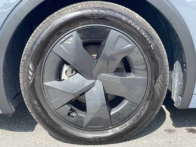 トヨタ プリウス U 香川県 2023(令5)年 1.1万km グレー 純正8インチディスプレイオーディオ/パノラミックビューモニター/シートヒーター/コーナーセンサー/前後ドライブレコーダー/ステアリングヒーター/ブラインドスポットモニター/前後パーキングサポートブレーキ/緊急時操舵支援/ETC