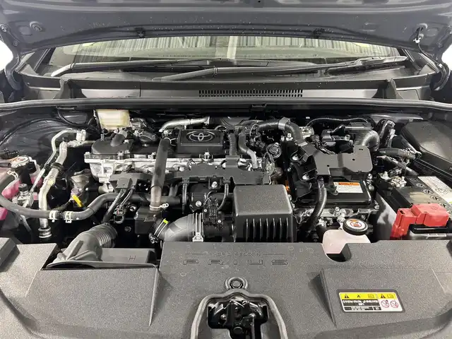 トヨタ プリウス U 佐賀県 2023(令5)年 1.1万km グレーＭ 純正8インチディスプレイオーディオ/フルセグTV/Bluetooth/Androidauto/AppleCarplay/全方位カメラ/衝突被害軽減システム/レーダークルーズコントロール/レーンアシスト/ブラインドスポットモニター/後方車両接近告知機能/パーキングサポートブレーキ/ロードサインアシスト/オートライト/オートマチックハイビーム/LEDヘッドライト/電子パーキング/ブレーキホールド/ビルトインETC2.0/前後ドライブレコーダー/運転席・助手席シートヒーター/ISOFIX対応シート/純正フロアマット/プッシュスタート/スマートキー/スペアキー×１