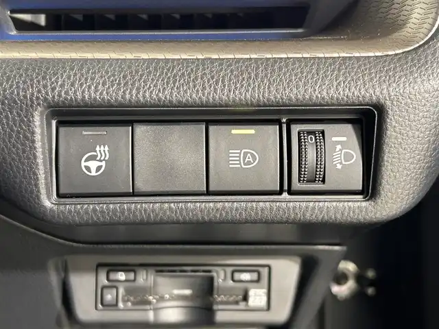 トヨタ プリウス U 佐賀県 2023(令5)年 1.1万km グレーＭ 純正8インチディスプレイオーディオ/フルセグTV/Bluetooth/Androidauto/AppleCarplay/全方位カメラ/衝突被害軽減システム/レーダークルーズコントロール/レーンアシスト/ブラインドスポットモニター/後方車両接近告知機能/パーキングサポートブレーキ/ロードサインアシスト/オートライト/オートマチックハイビーム/LEDヘッドライト/電子パーキング/ブレーキホールド/ビルトインETC2.0/前後ドライブレコーダー/運転席・助手席シートヒーター/ISOFIX対応シート/純正フロアマット/プッシュスタート/スマートキー/スペアキー×１